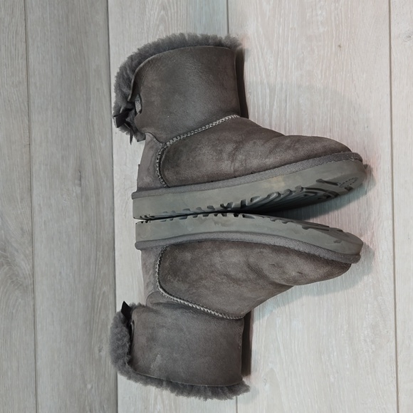 Ugg Australia Women Suede Insulated Lined Sheepskin Bow boots shoes sz 6 - Picture 9 of 13
